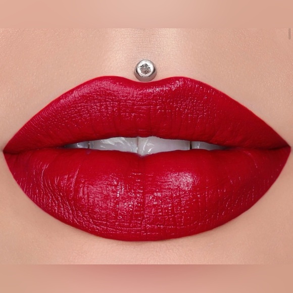 Jeffree Star Other - JEFFREE STAR Velvet Trap Lipstick REDRUM